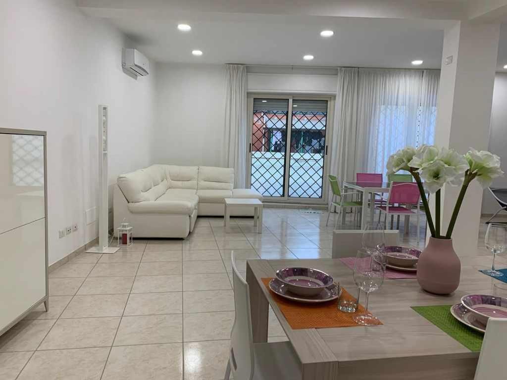 Apartamento Mediterranean House Nettuno Exterior foto