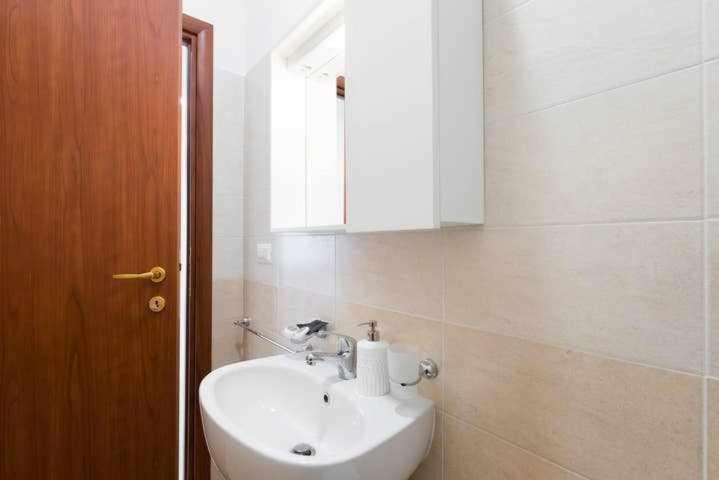 Apartamento Mediterranean House Nettuno Exterior foto